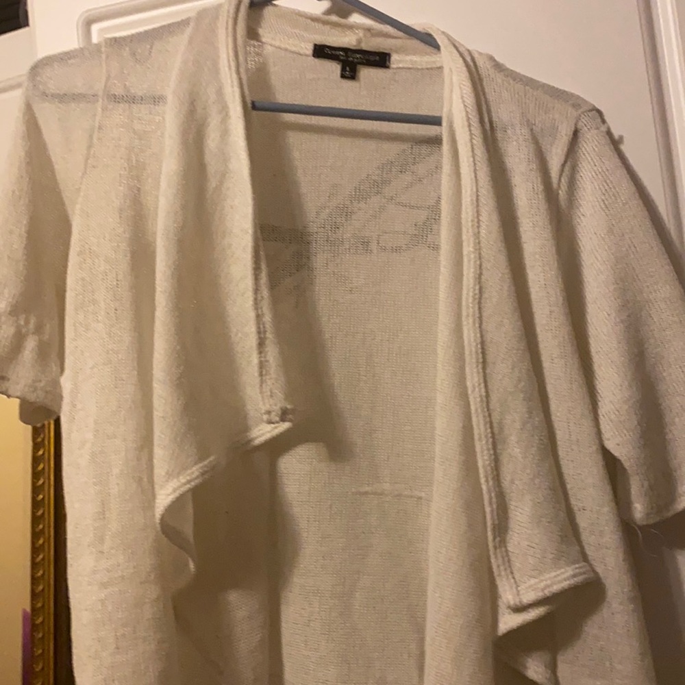 White sweater cardigan With short sleeves